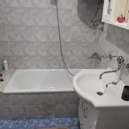 Kole Apartman Pale